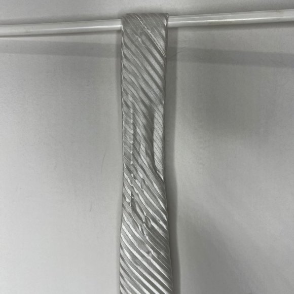 Pierre Cardin Men’s Necktie sz 3 ¼” White on White Stripes Wedding Formal - Picture 4 of 10